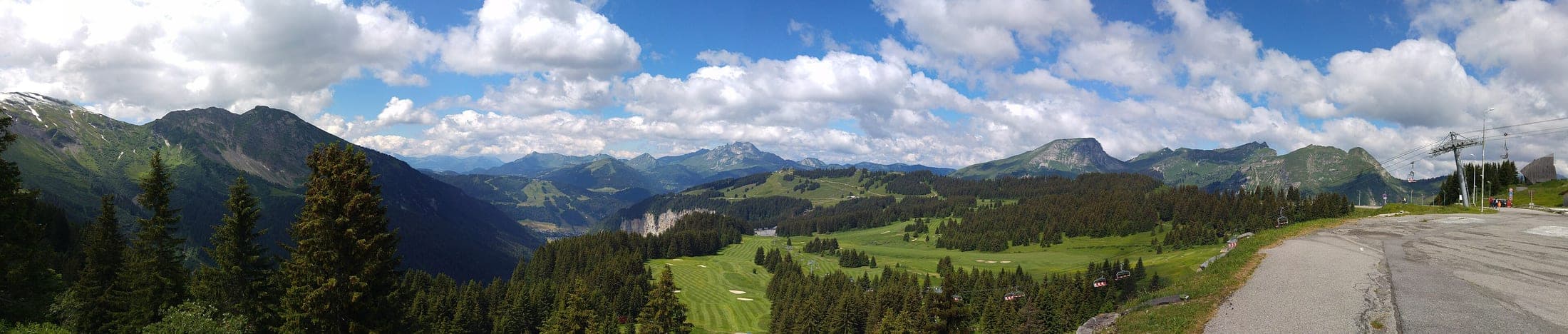 Panoramic view of Avoriaz and the Portes du Soleil mountains