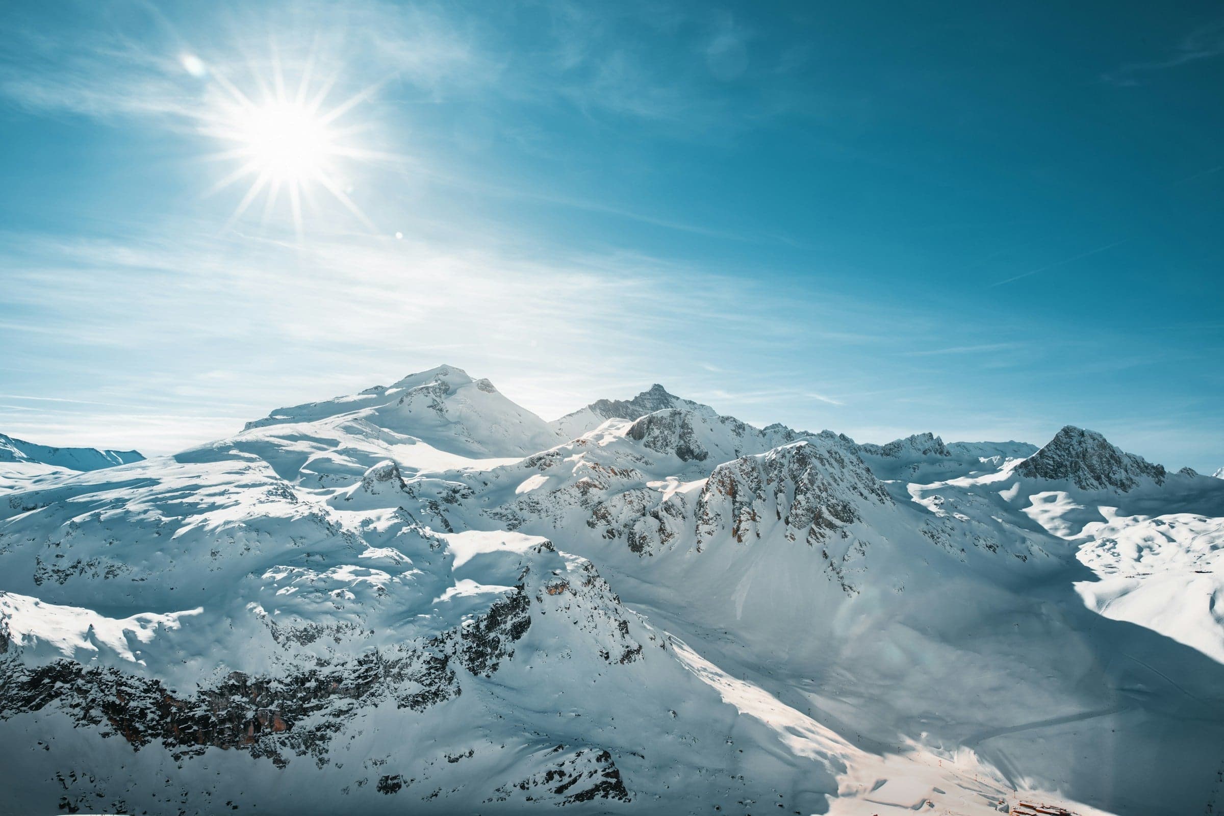 Snowy mountain range above Val d'Isère